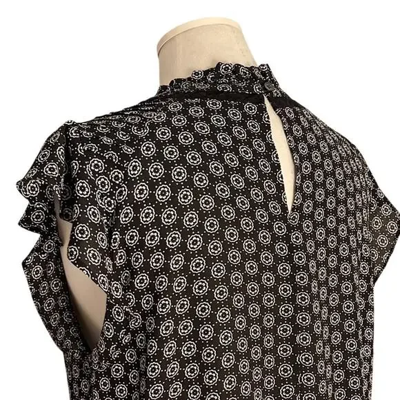 LOFT Black and White Flutter Short Sleeve Women's Top | Size M - Picture 3 of 5